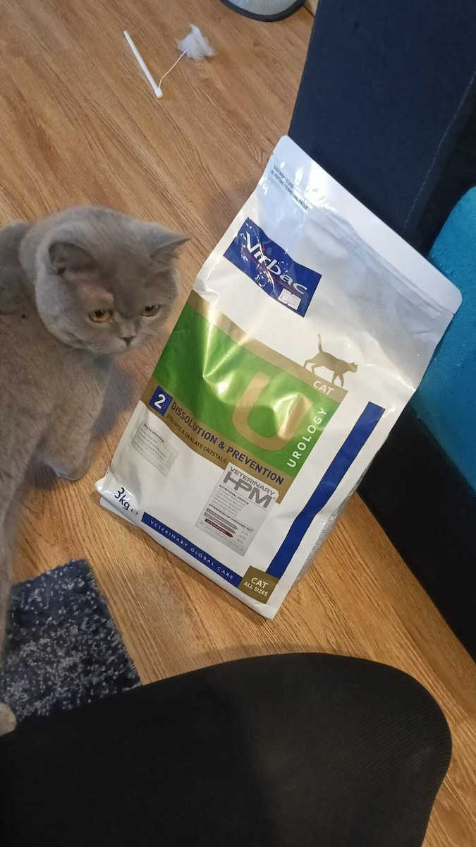 Virbac Veterinary HPM Urology Dissolution & Prevention Nassfutter für Katzen in Beutel mit Leber, Huhn und Kartoffeln 85gr