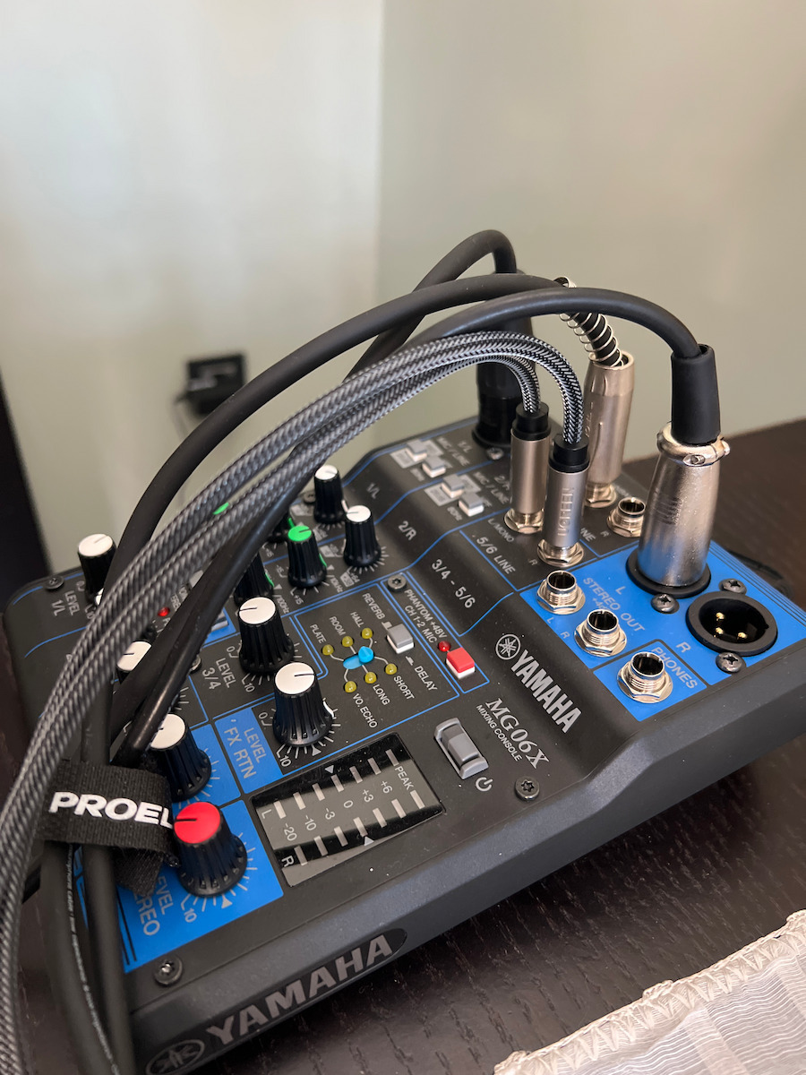 Yamaha MG-06X H020.00083 Analog Console 6 Channels with Phantom Power & 2 XLR Inputs