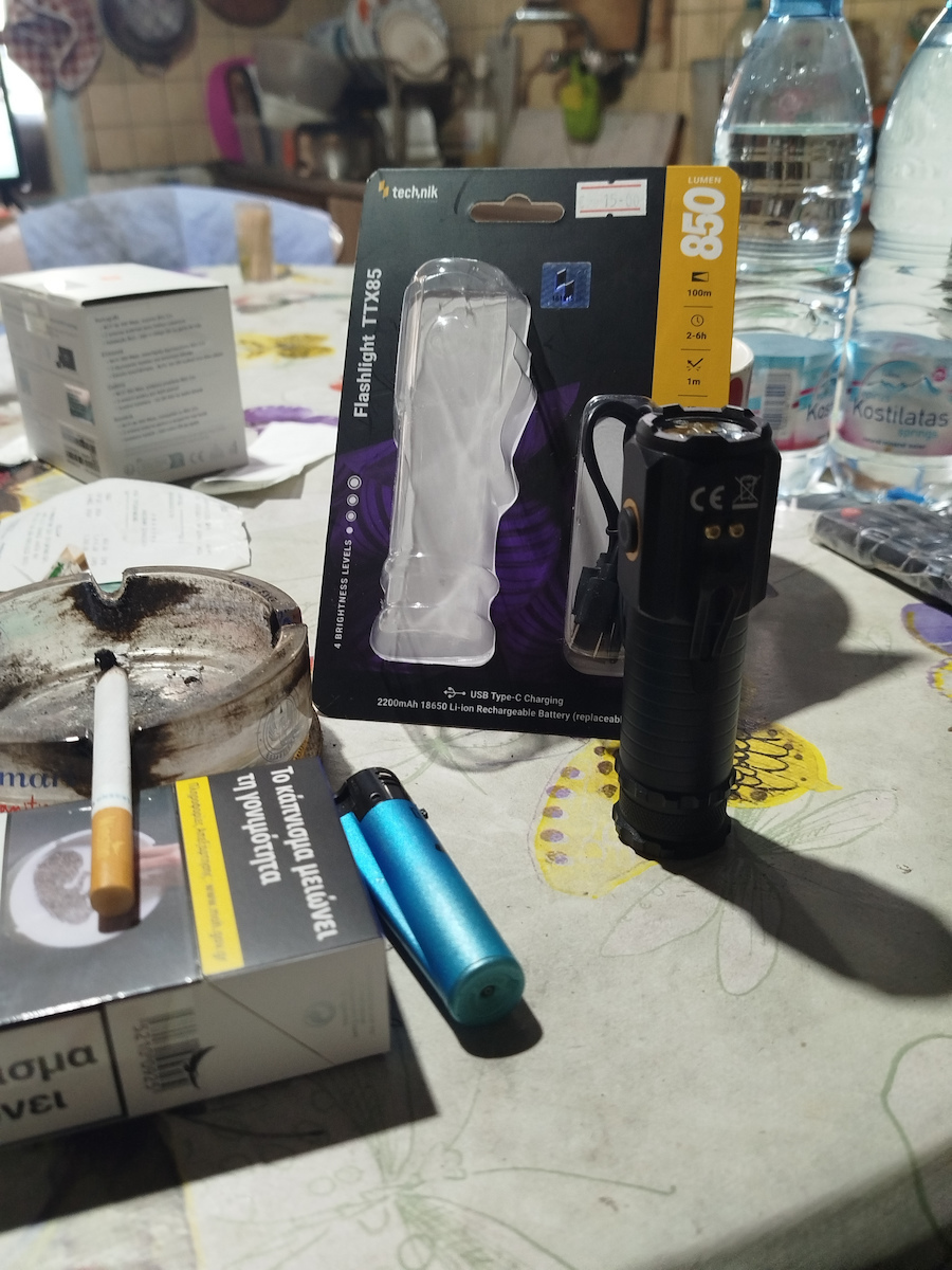 Technik Rechargeable Flashlight LED with Maximum Brightness 850lm