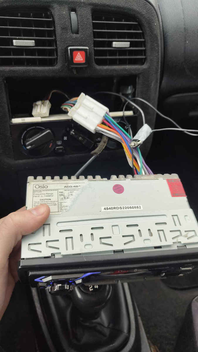Connects2 Car Audio ISO Plug Mitsubishi D-