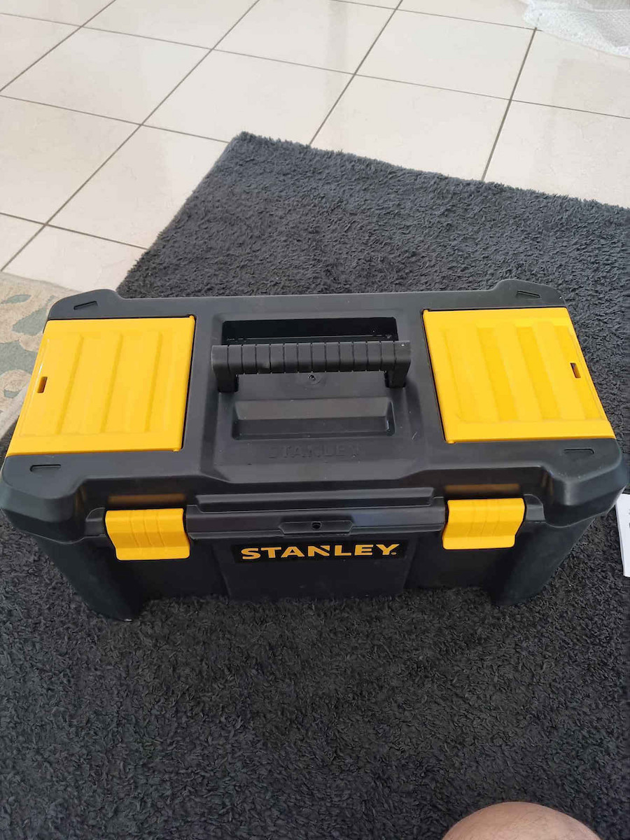Stanley Essential Handwerkzeugkasten Kunststoff mit Tabakdose B48.2xT25.4xH25cm mit Kunststoff-Klammer