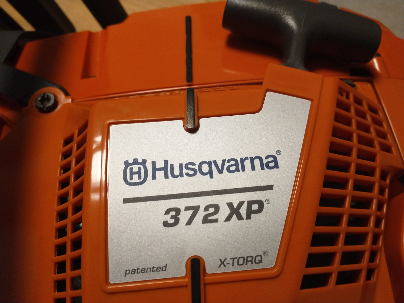 Husqvarna Αλυσοπρίονο Βενζίνης 5.5hp 6.6kg με Λάμα 45cm και Easy Start