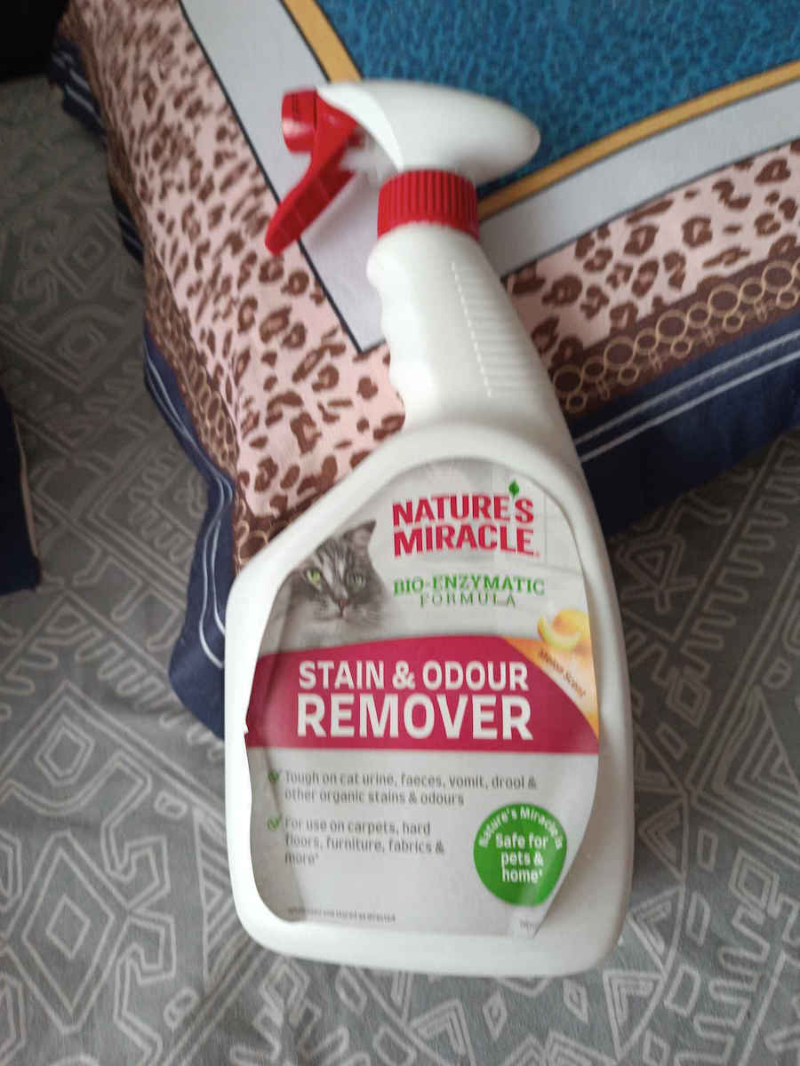 Zolux Spray for Dog and Cat Urine Cleansing with Lemon Scent Yellow 709ml