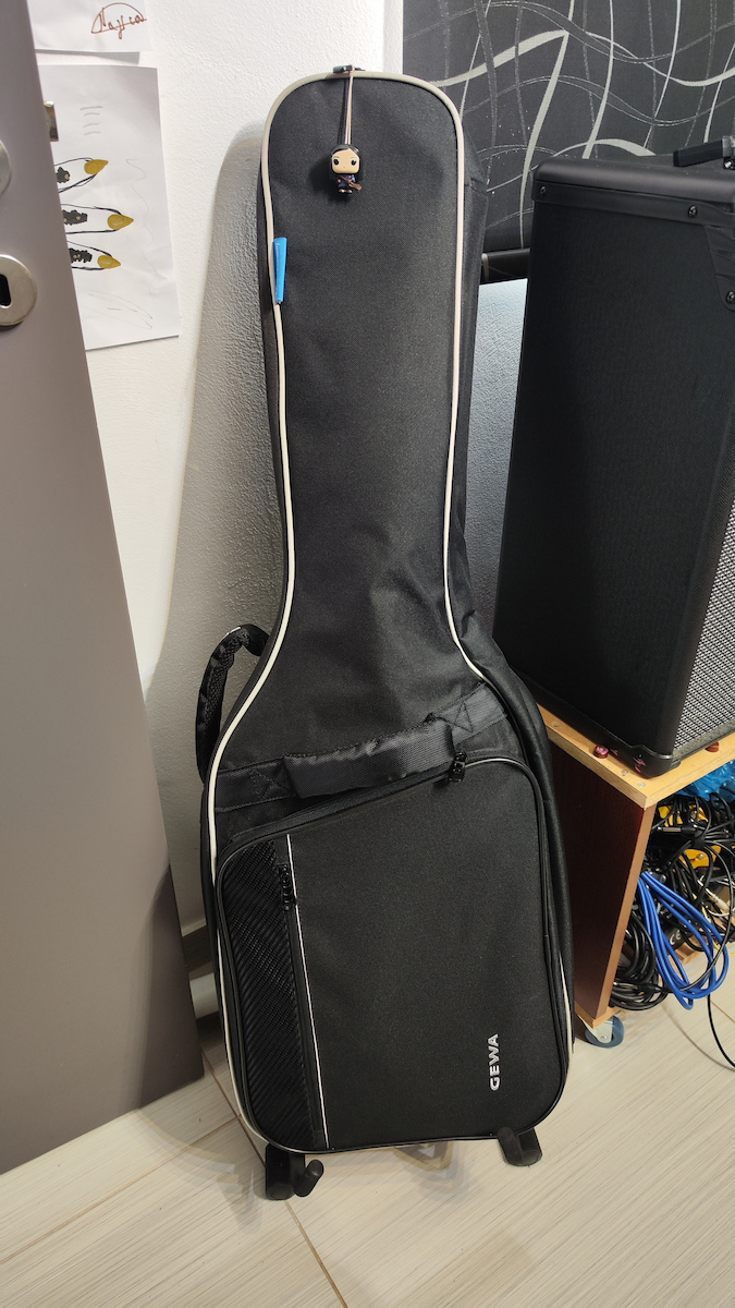 Gewa Economy 12 Waterproof Case Electric Guitar Padded Black