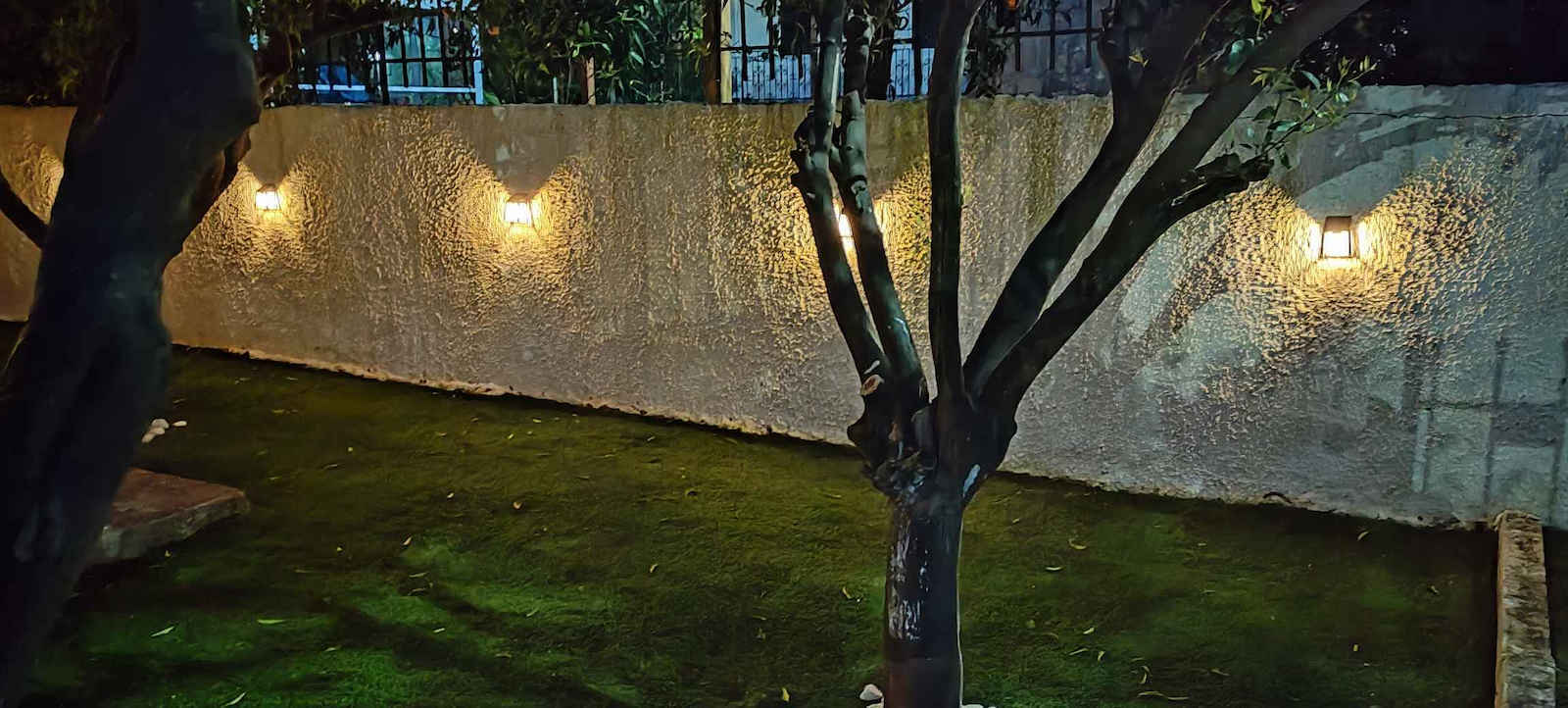 Set of 4 Wall Solar Lights Warm White 3000K with Photocell