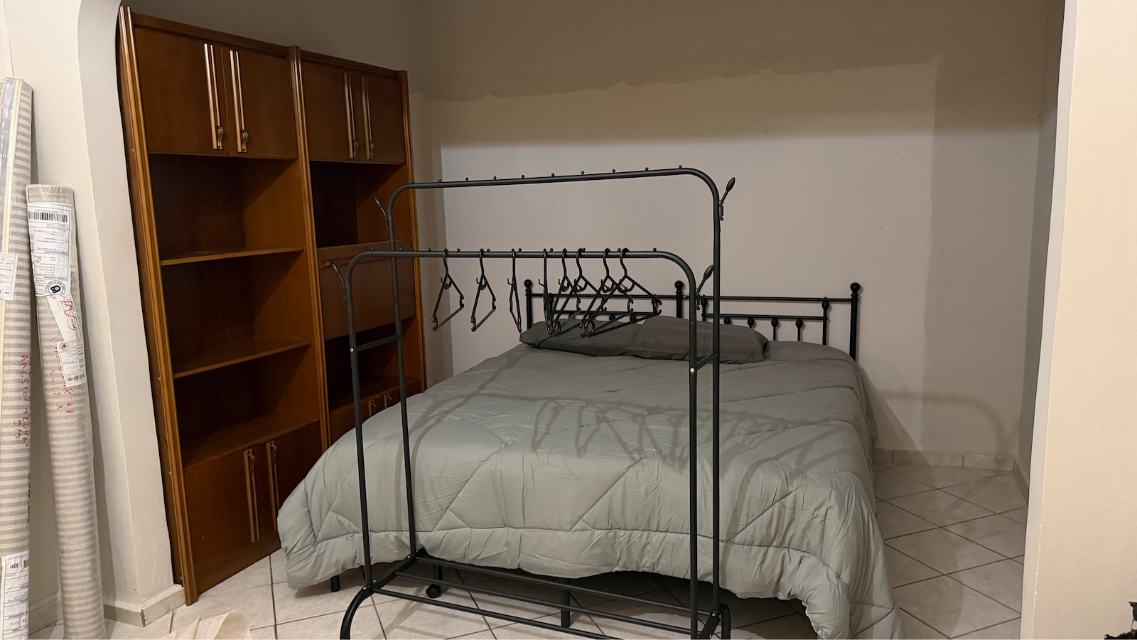 Factory Wheeled Floor Garment Rack made of Metal Black 110x57x150cm