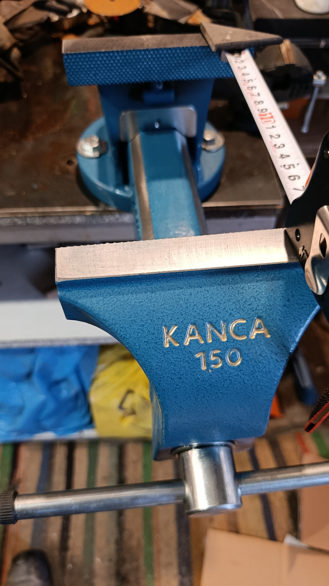 Kanca Fixed Countertop Vise Made of Steel with Maximum Opening 100mm