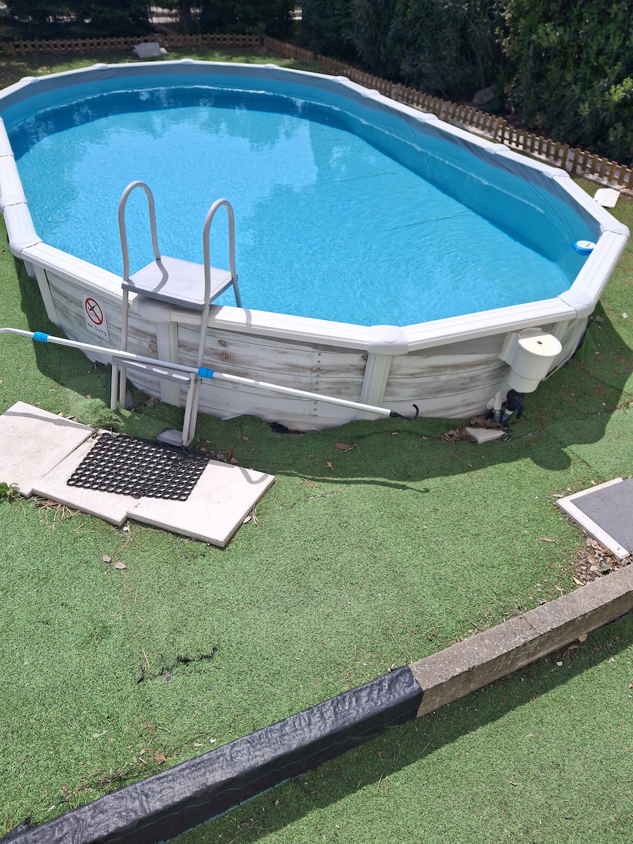 Aiper Scuba Se Wireless Robotic Pool Cleaner for Pools 80m² with 2L Filter