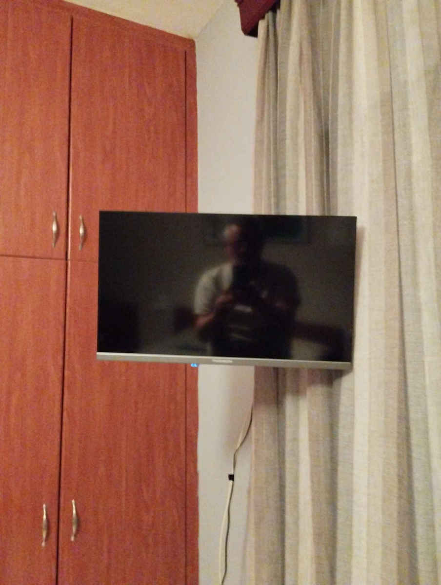 Thomson Smart Τηλεόραση 24" HD Ready QLED XS 12V HDR (2025) 24HQG3S15C