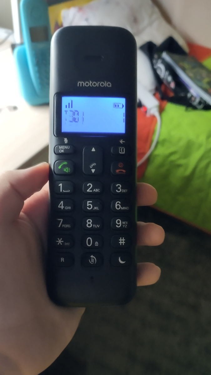 Motorola T301 Ασύρματο Τηλέφωνο με Ελληνικό Μενού Κίτρινο