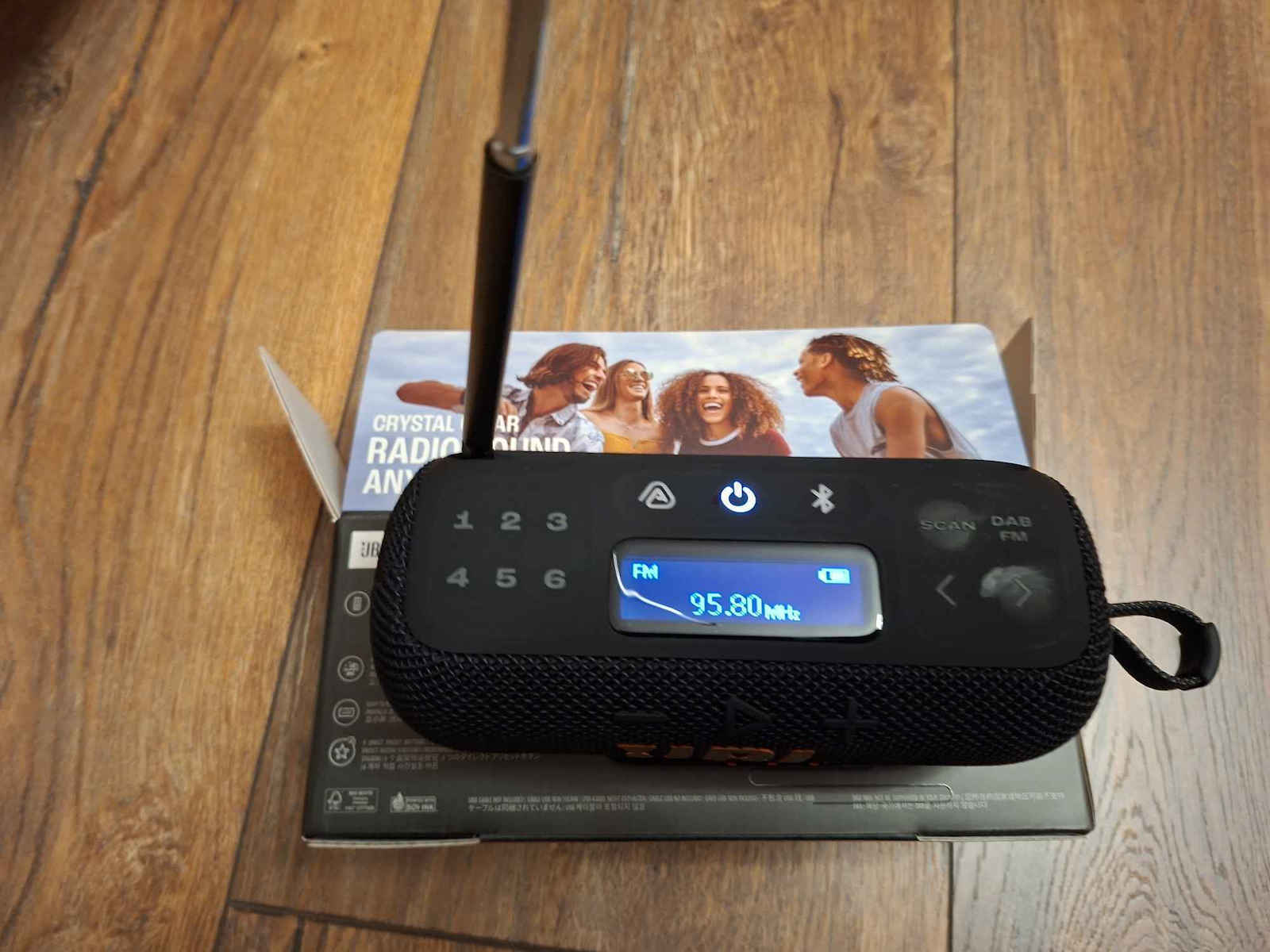 JBL Tuner 3 Αδιάβροχο Ηχείο Bluetooth 7W με Ραδιόφωνο και Διάρκεια Μπαταρίας έως 15 ώρες Λευκό