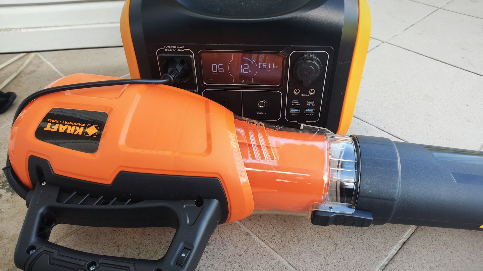 Kraft Electric Blower 3000W Blower Handheld Electric 3000W with Volume Control & Maximum Air Speed 350km/h