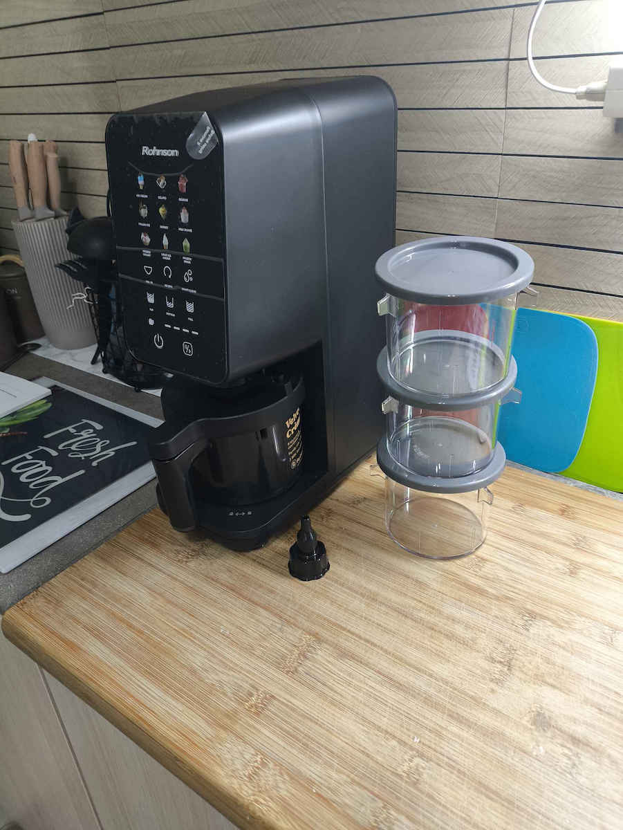 Rohnson Velvet Creme Ice Cream Maker 3x1.35lt Black
