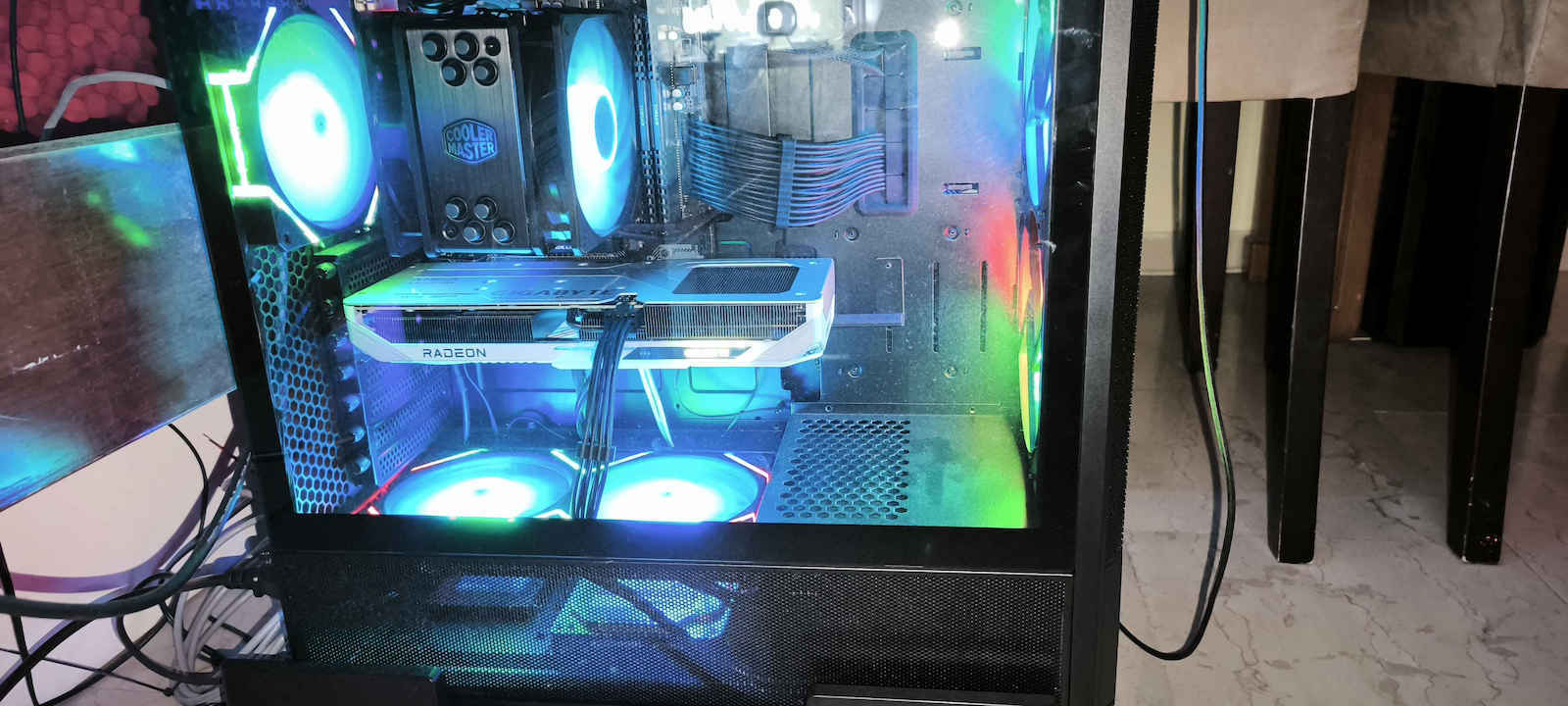 Gigabyte Radeon RX 9060 XT 16GB GDDR6 GAMING OC ICE Graphics Card