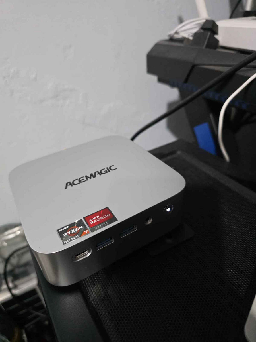 Acemagic Mini PC (Ryzen 7 6800H/16GB DDR5/512GB SSD/W11 Pro)