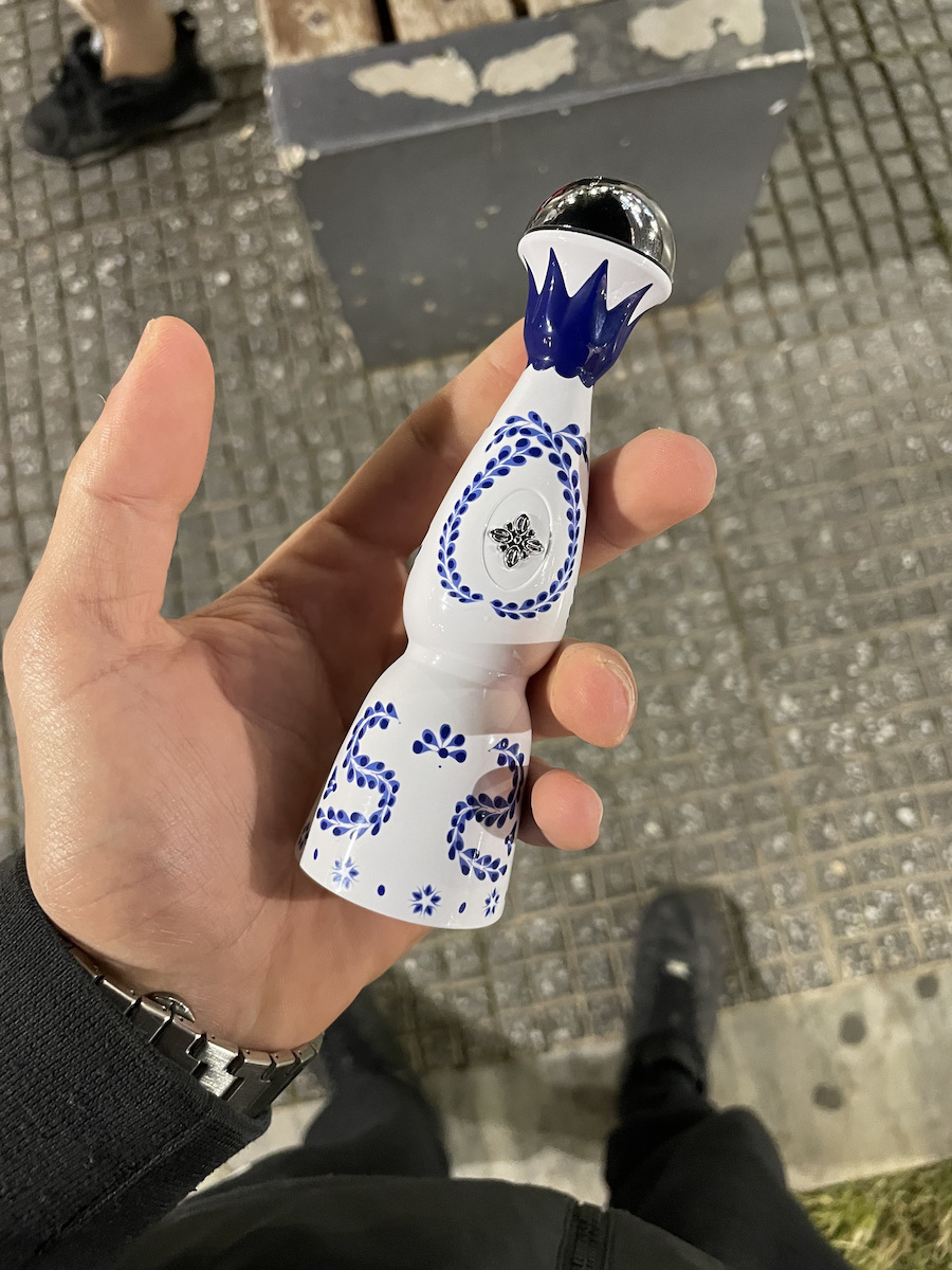 Elite Azul Țigară Electronică De Unică Folosință Kiwi Passion Guava 2mg Alb