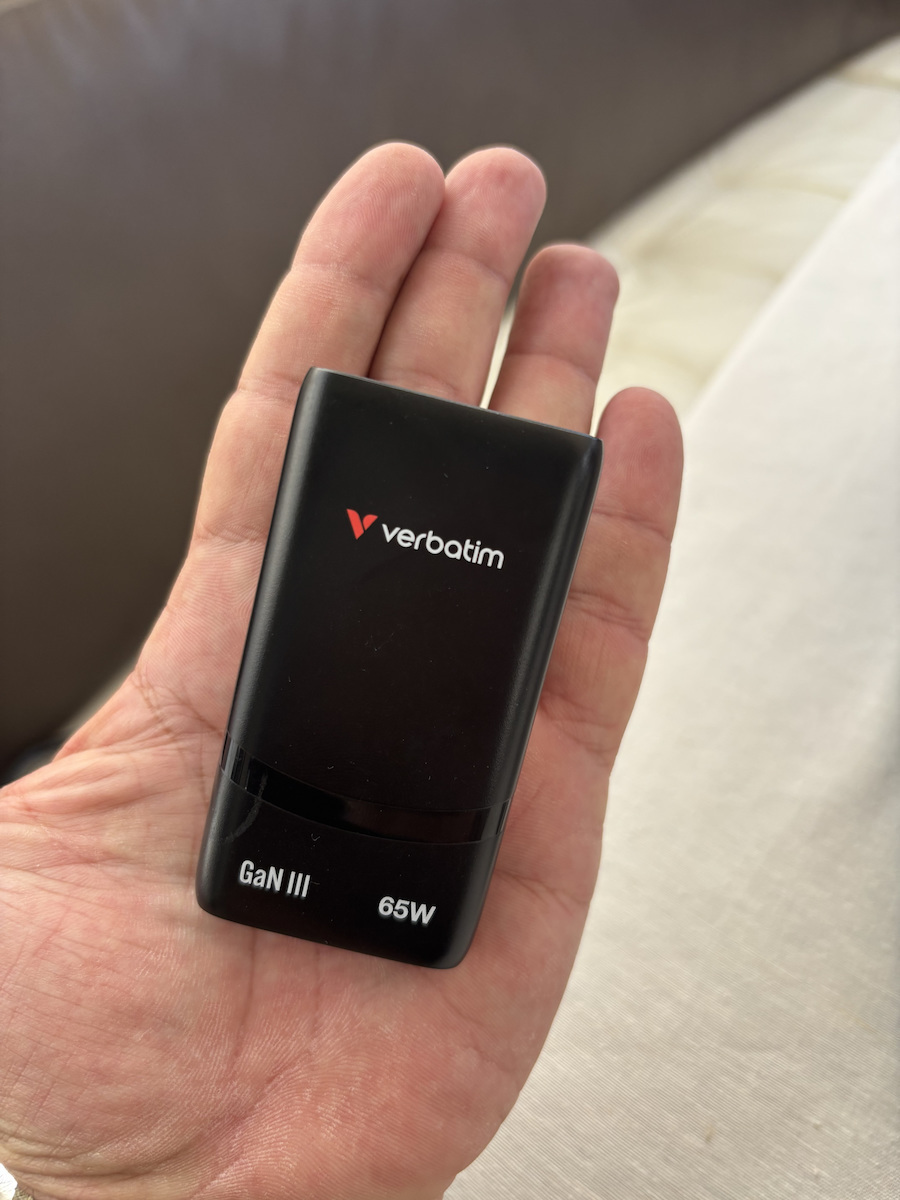 Verbatim Φορτιστής Χωρίς Καλώδιο GaN με 2 Θύρες USB-C 65W Power Delivery Μαύρος (Fold 'n' Go)
