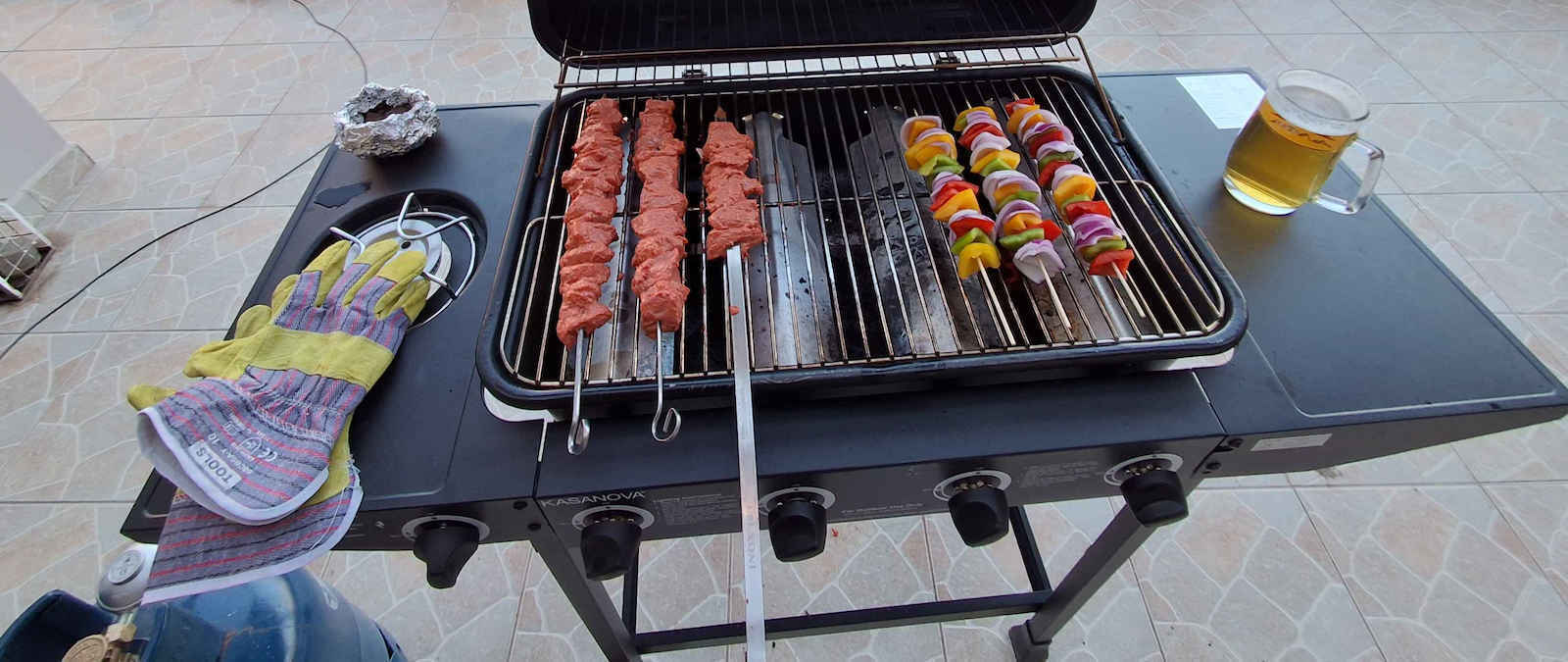 Gas Grill with 4 pcs 10kW and Side Burner