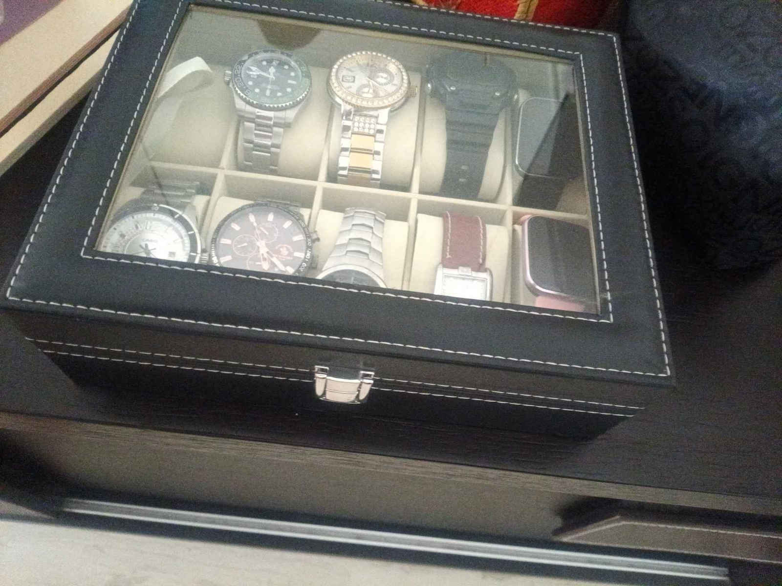 Loco Case with transparent lid for 10 watches in Black color AT0010635