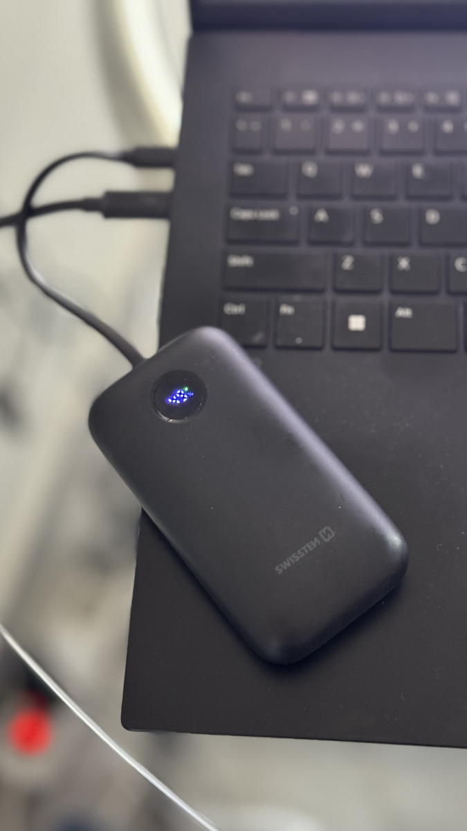 Swissten Voltbox Power Bank 20000mAh 35W με Θύρα USB-A και Θύρα USB-C Power Delivery Μαύρο