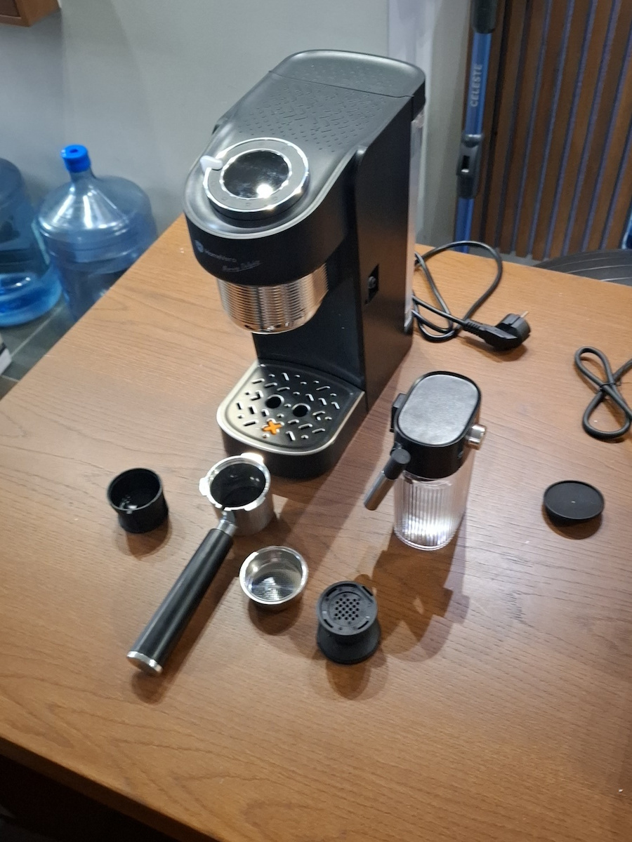 HomeVero Αυτόματη Μηχανή Espresso 1400W Μαύρη HV-CMF1400