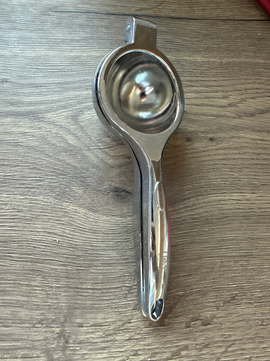 Hand Press Lemon / Lime made of Stainless Steel in Silver Color