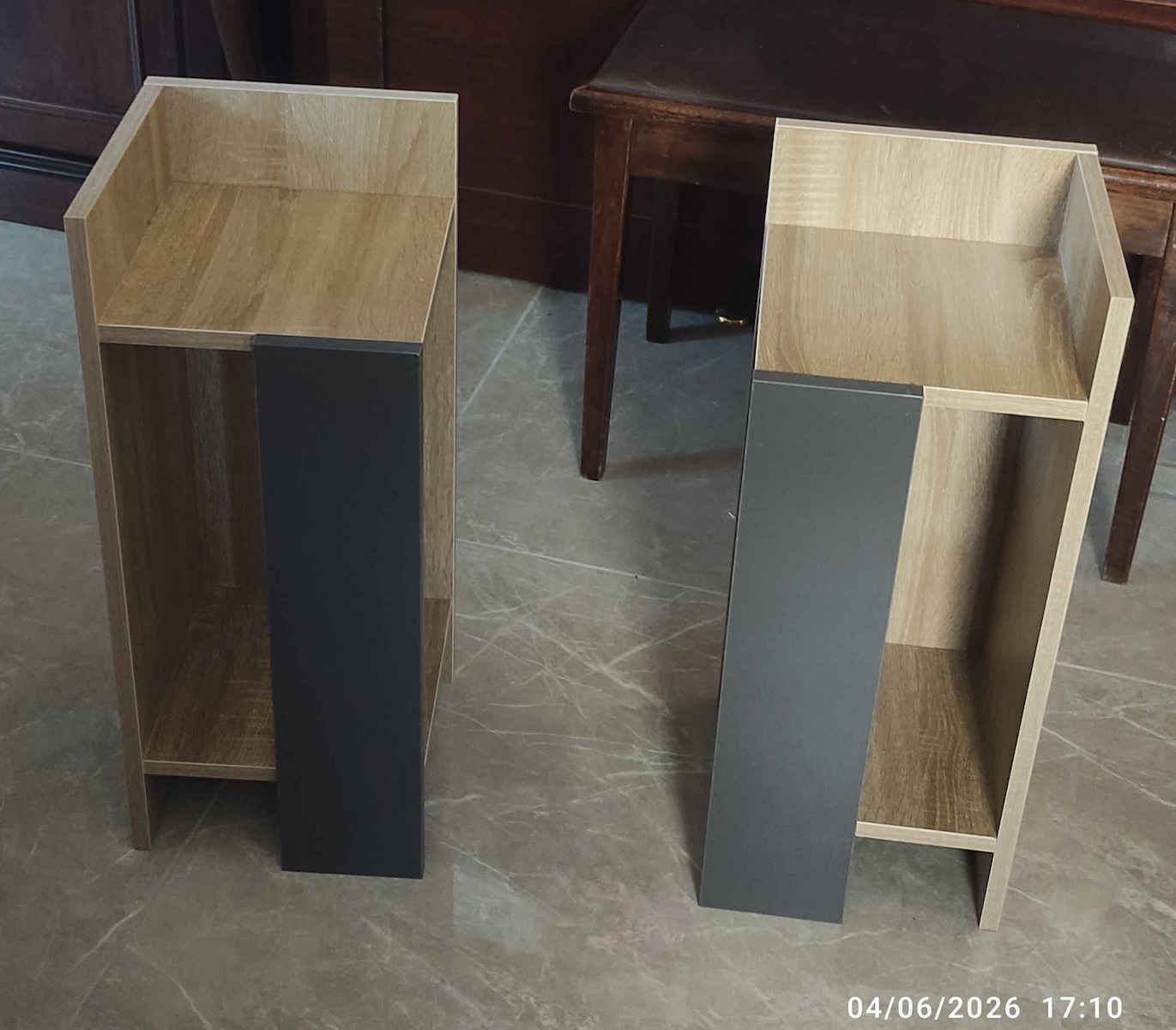 Κομοδίνα Ξύλινα Μπεζ 2τμχ 27x25x60cm
