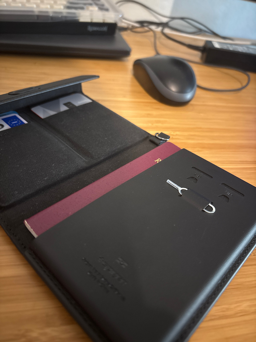 Δερμάτινο Ανδρικό Πορτοφόλι Ταξιδίου με RFID Μαύρο