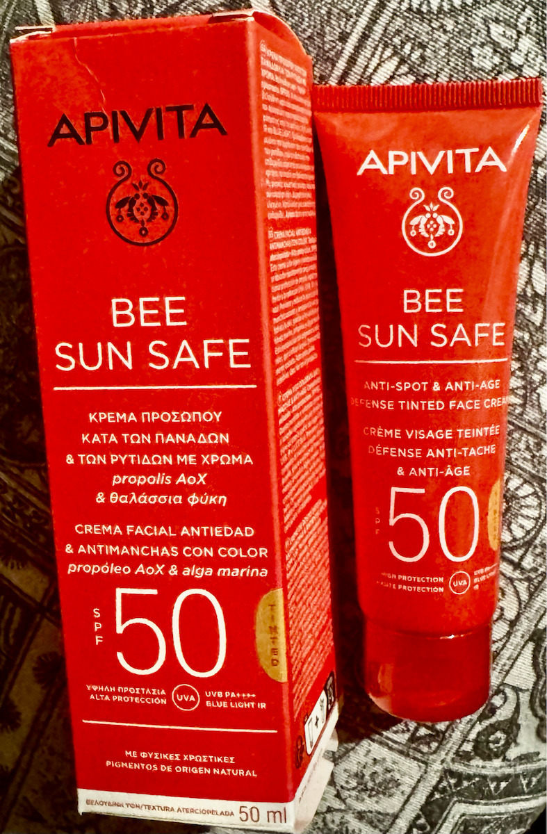 Apivita Bee Sun Safe Anti-spot & Anti-age Cremă de Față cu Protecție Solară SPF50 cu Pigment Golden 50ml