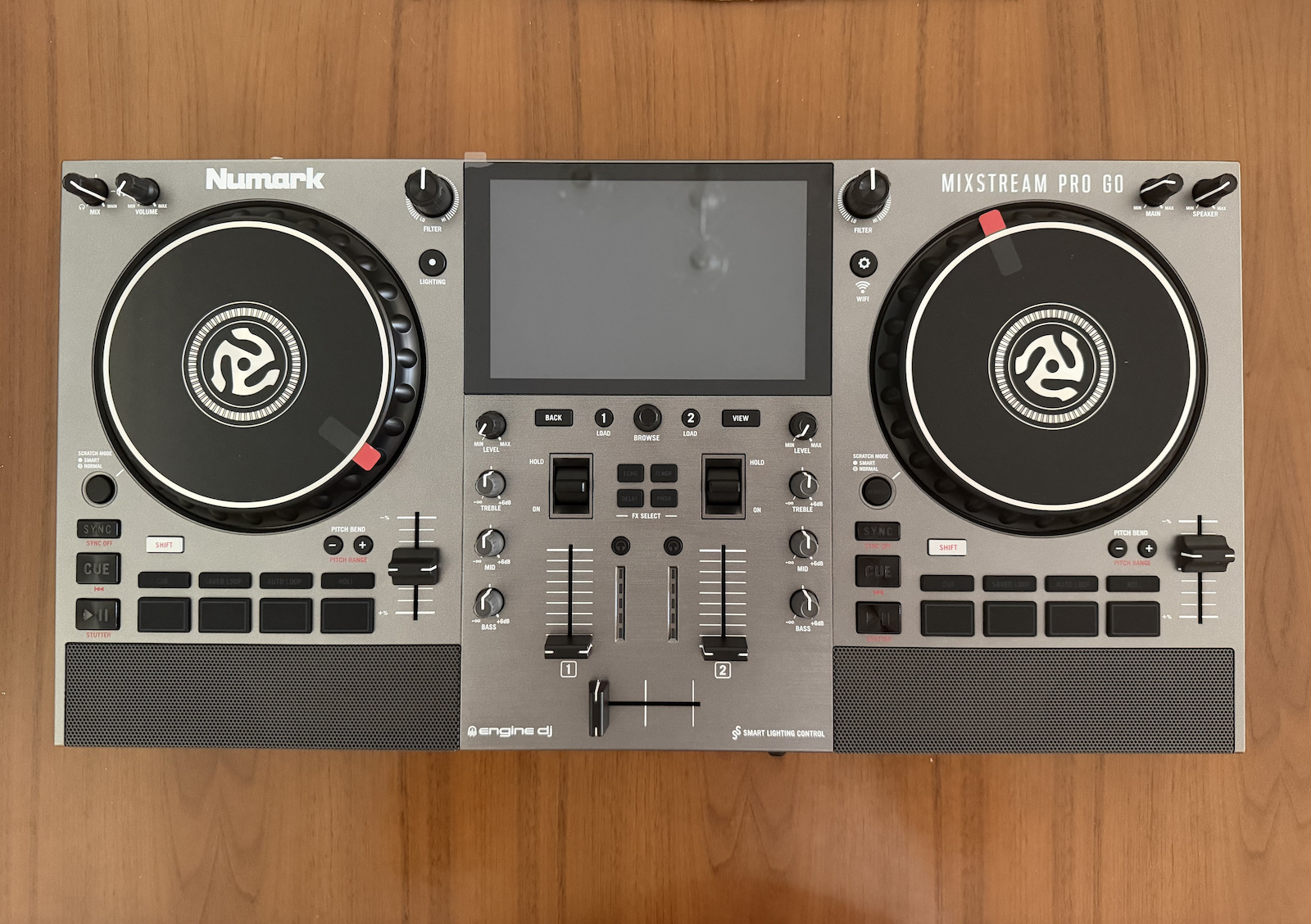Numark Mixstream Pro Go DJ Controller 2 Канали с Екран