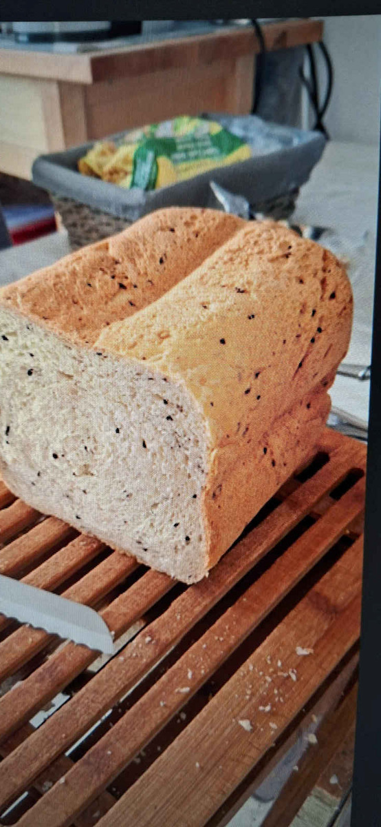 First Austria Bread Maker 550W with Container Capacity 900gr and Baking Programs