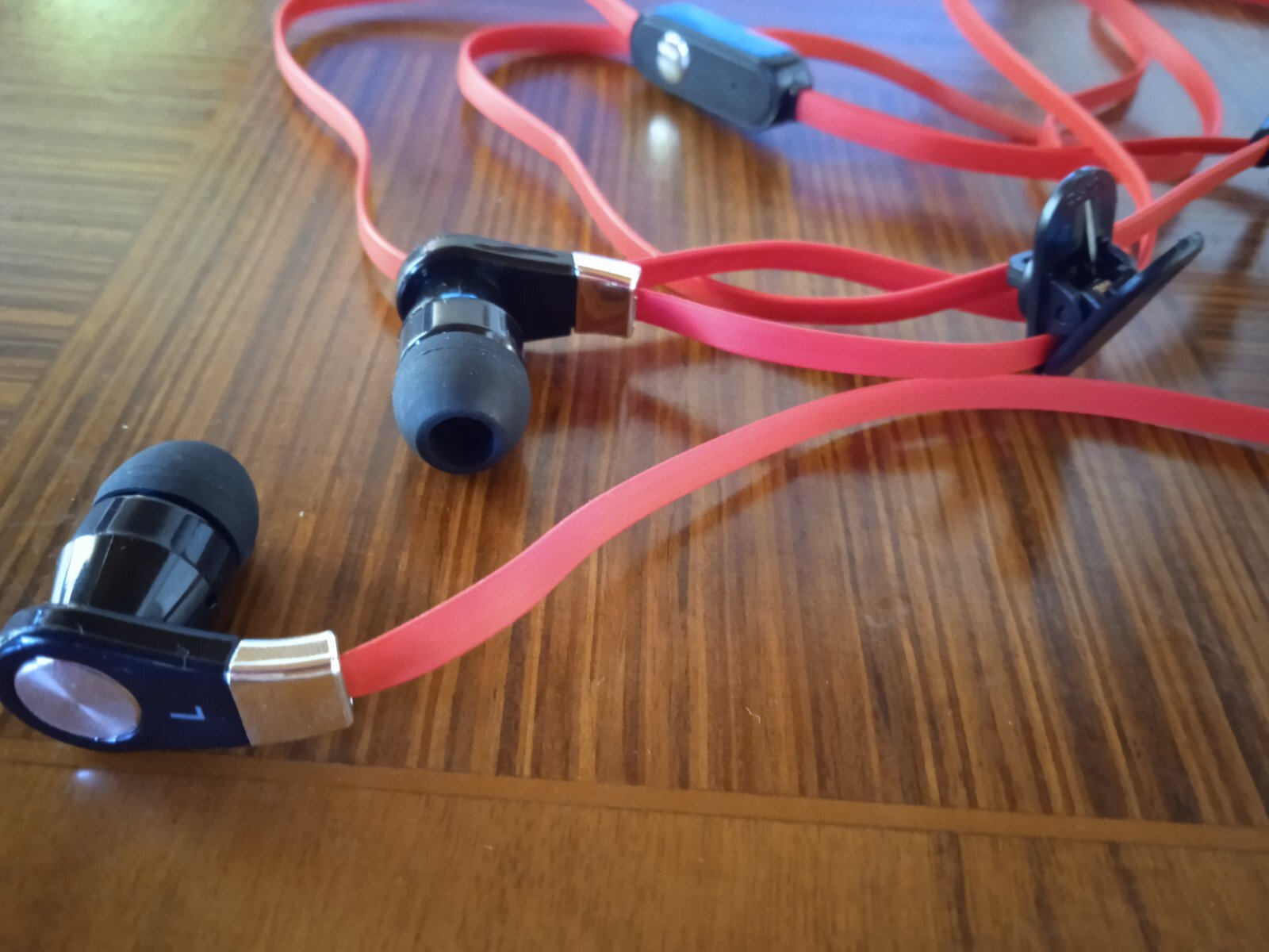 700802_r In-ear Handsfree Ακουστικά με Βύσμα 3.5mm Κόκκινο