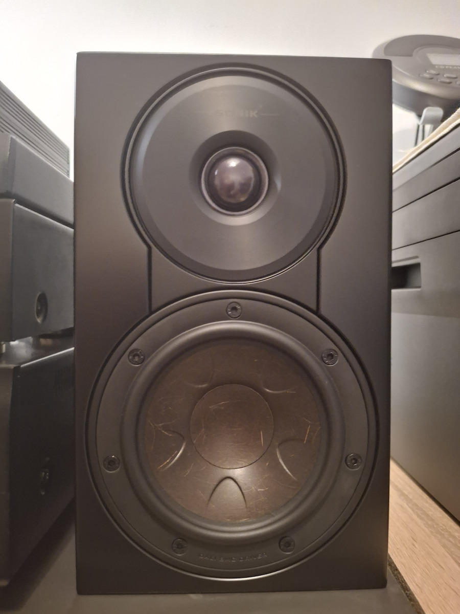 Dali Sonik 1 Двойка Hi-Fi Тонколони За Библиотека 100W 2 Лентови Black Ash