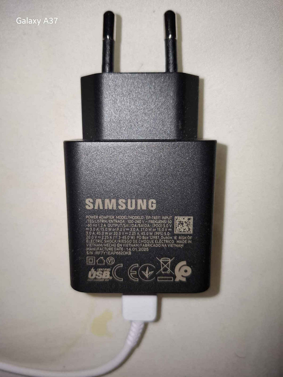 Samsung Φορτιστής Χωρίς Καλώδιο με Θύρα USB-C 45W Power Delivery / Quick Charge 2.0 Μαύρος (EP-T4511NBEGEU)