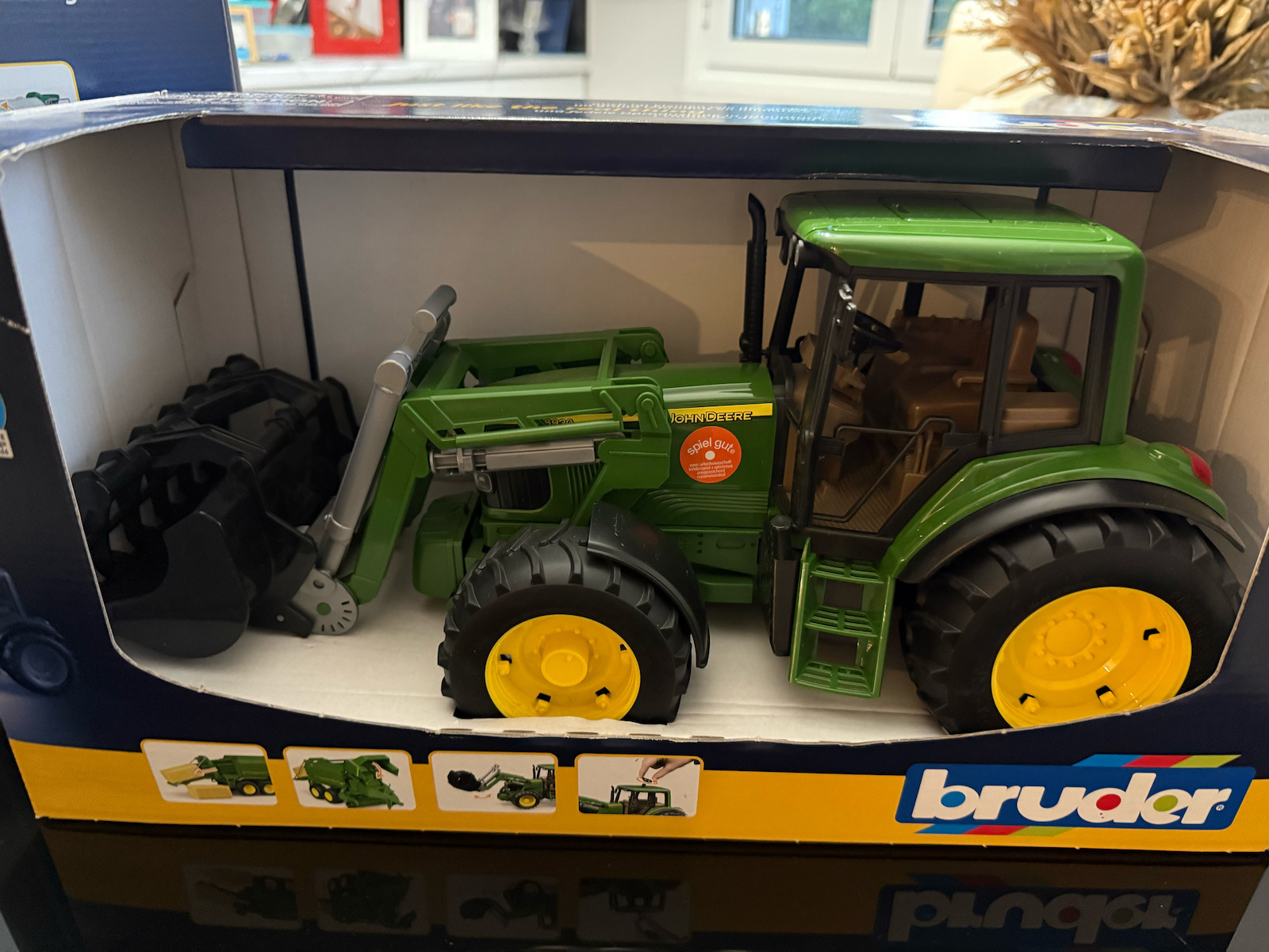 Bruder John Deere Loader 1:16 Pickup Truck for 3+ Years
