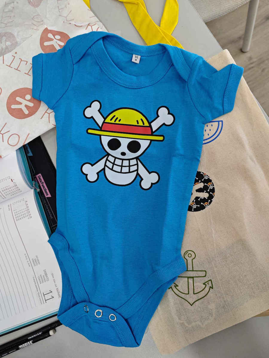 Μωρουδιακό Φορμάκι Κοντομάνικο " One Piece Flag Anime " Red