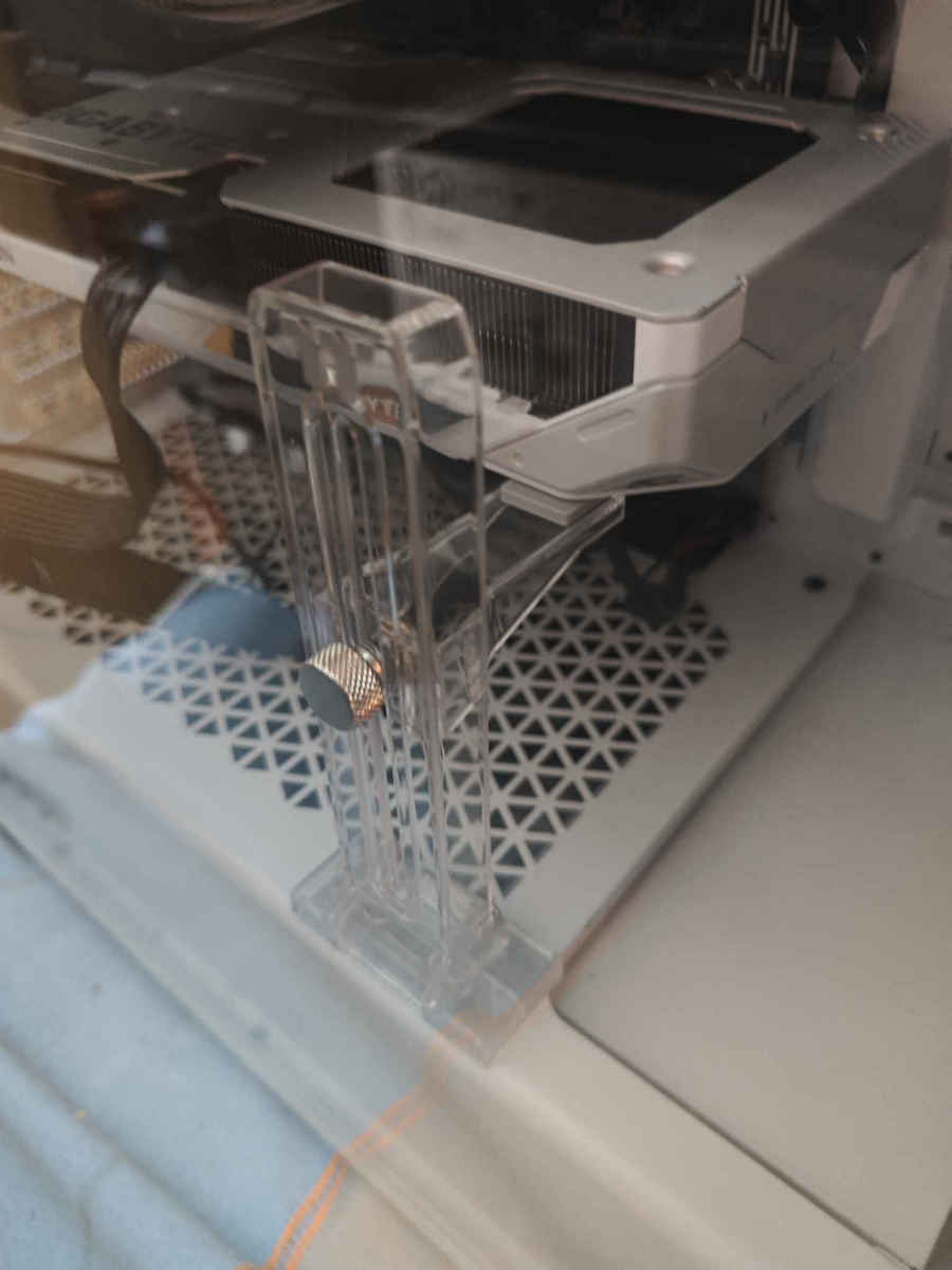 Thermaltake GPU Holder AC-068-OOONAN-A1