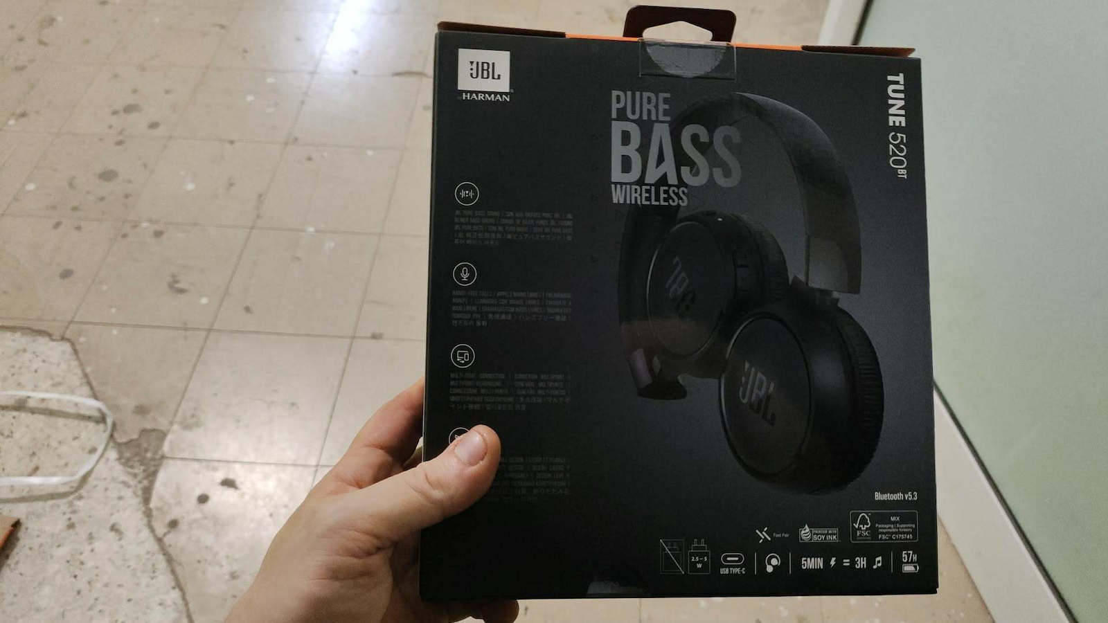 JBL Tune 520BT Wireless Bluetooth On Ear Headphones with 57 Hours Playing Time and Quick Charge Black