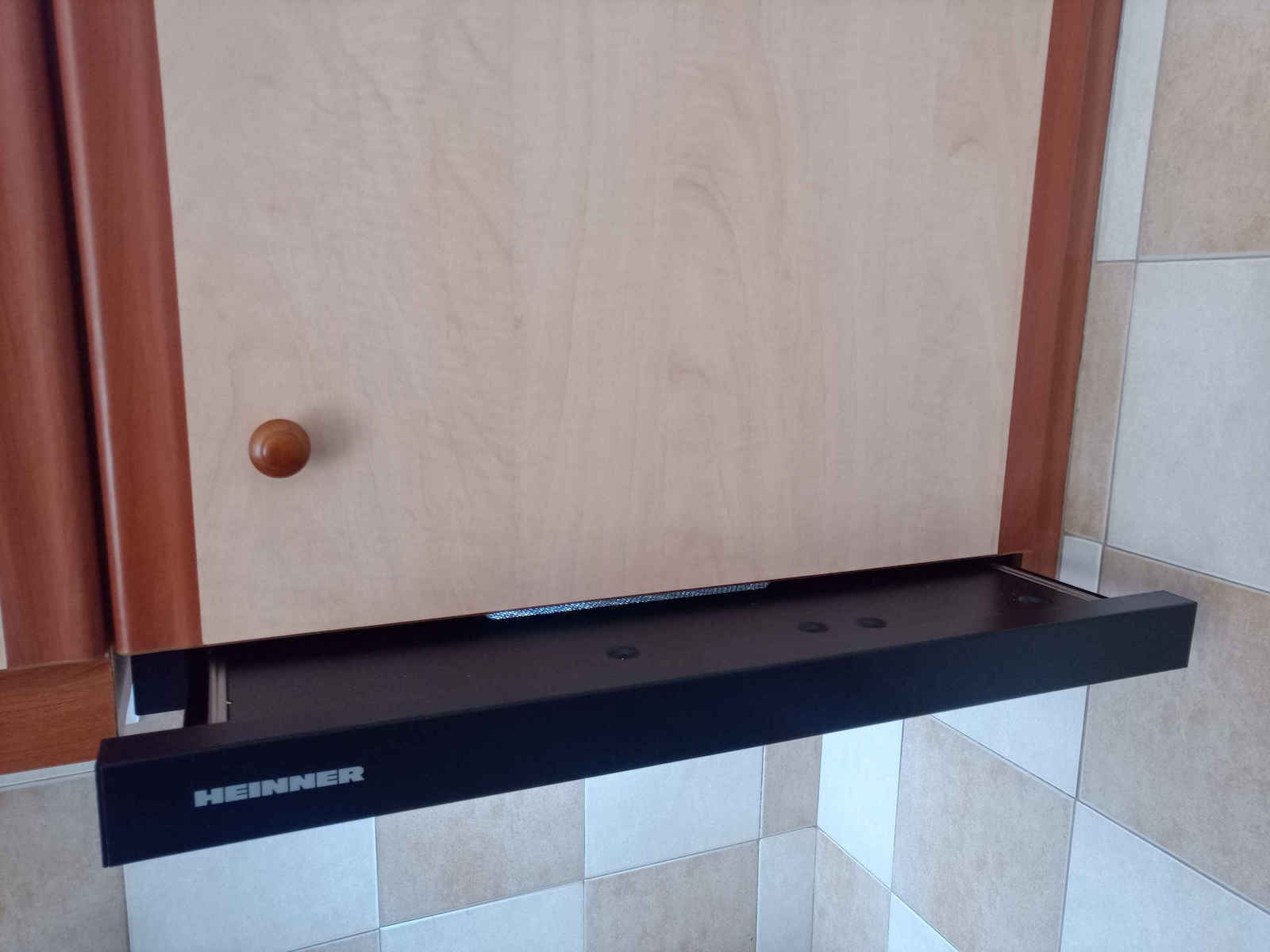 Heinner Hotă Telescopică 59.5cm Neagră