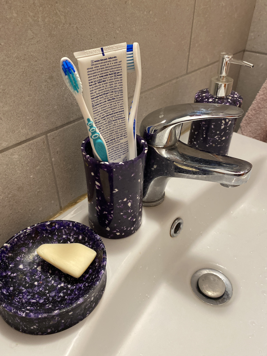 Eurocasa Eurocasa Glass Purple Bathroom Accessory Set