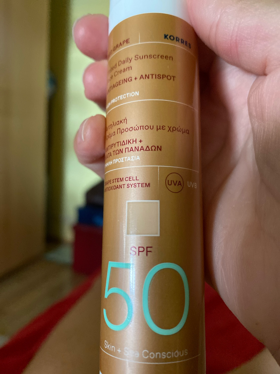Korres Cremă de Față cu Protecție Solară SPF50 cu Pigment cu Strugure Roșu 50ml