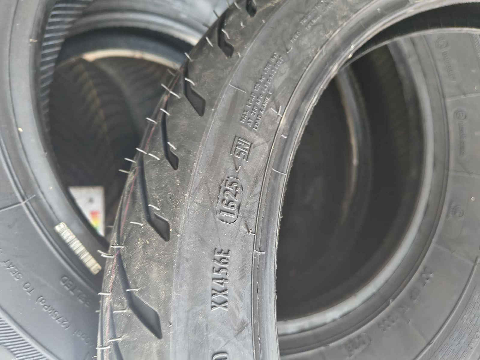 Pirelli Angel City Unterbone-Reifen mit Abmessungen 2.50-17 43E-Commerce-Website