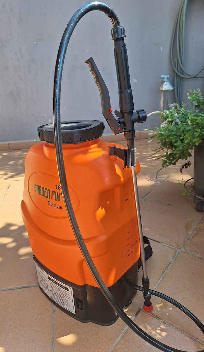 Garden Fix Ψεκαστήρας Πλάτης 12V με Μπαταρία 8Ah με Χωρητικότητα 16lt 6.8bar