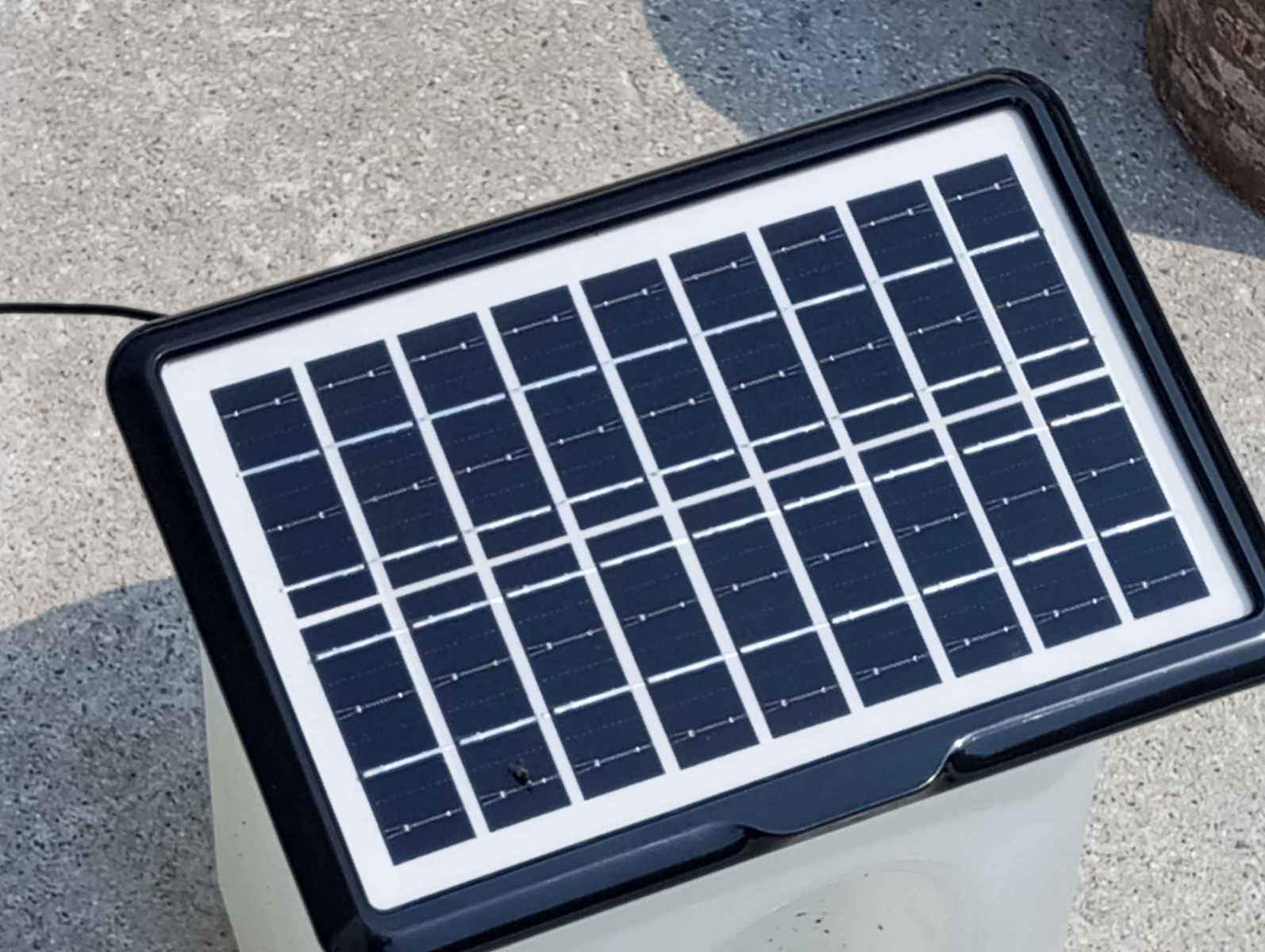 Ventilator USB 30,5 X 48cm 2 Lămpi LED Port De Încărcare USB Panou Solar Alb EP-2312