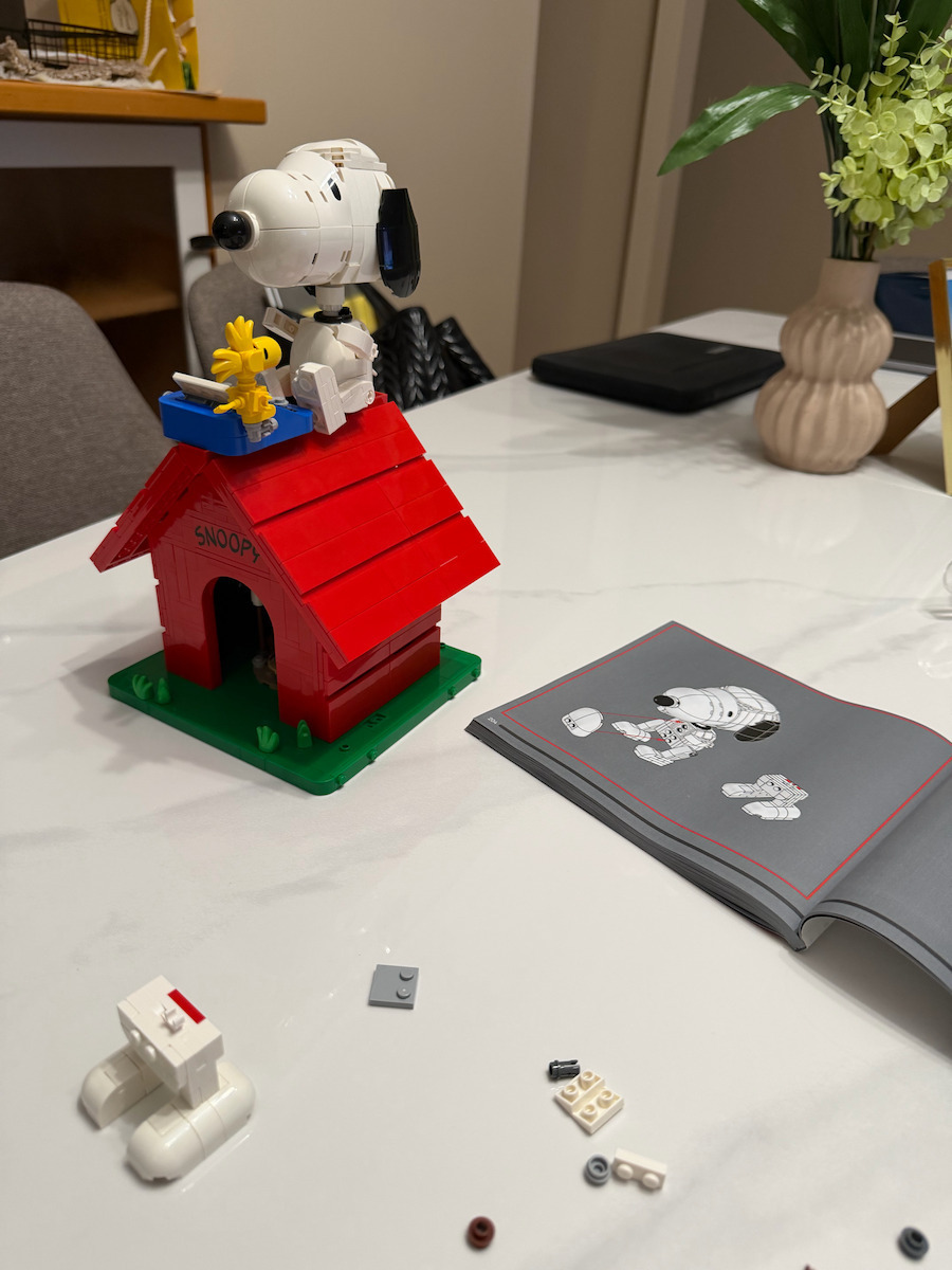 LEGO Ideas Peanuts: Snoopy's Doghouse για 18+ Ετών 964τμχ