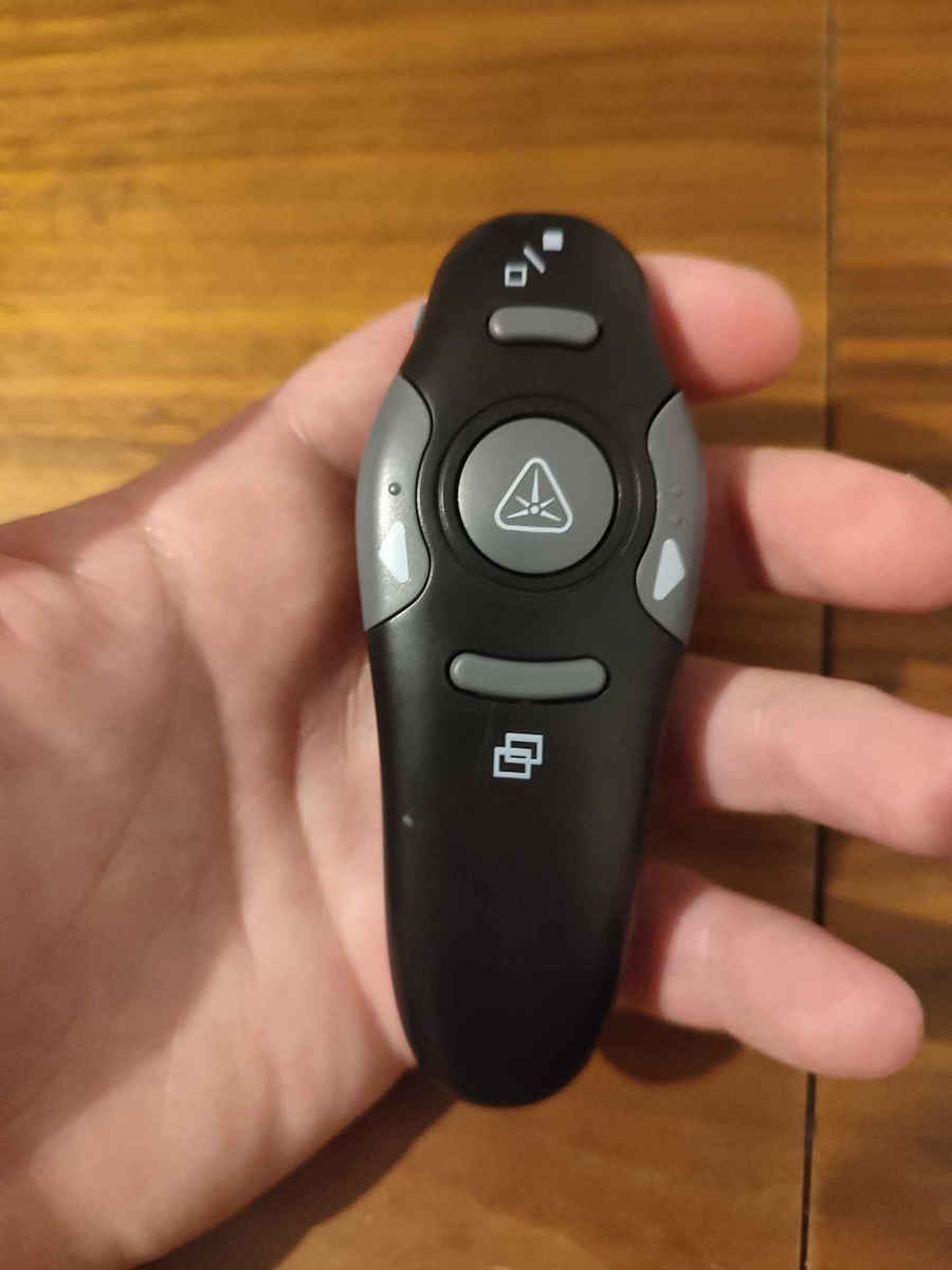 Andowl Presenter QY-P600 with Red Laser and Slideshow Keys