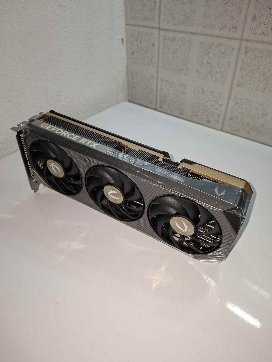 Zotac GeForce RTX 5080 16GB GDDR7 Solid Core OC Κάρτα Γραφικών