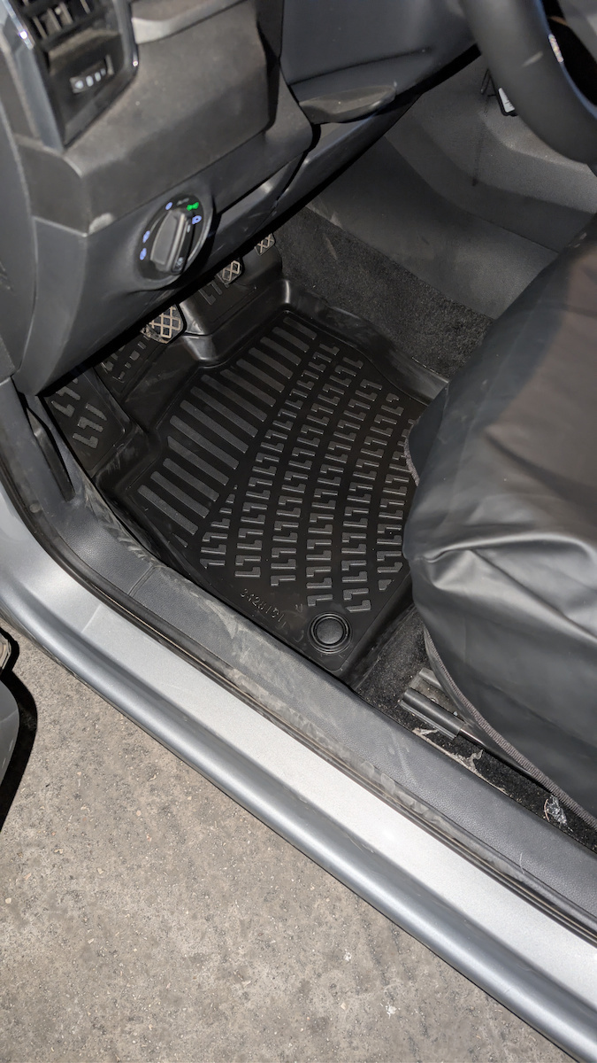 Umbrella Set Covorașe Față și Spate 4buc din Furtun pentru Skoda Karoq 2017+ Negre