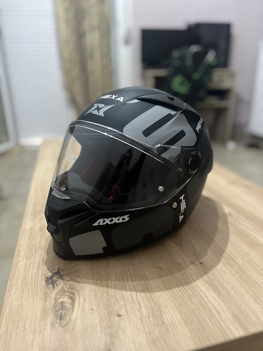 Axxis Fenix White/Grey Gloss Ork C2 Motorradhelm Volles Gesicht DOT / ECE 22.06 mit Sonnenblende