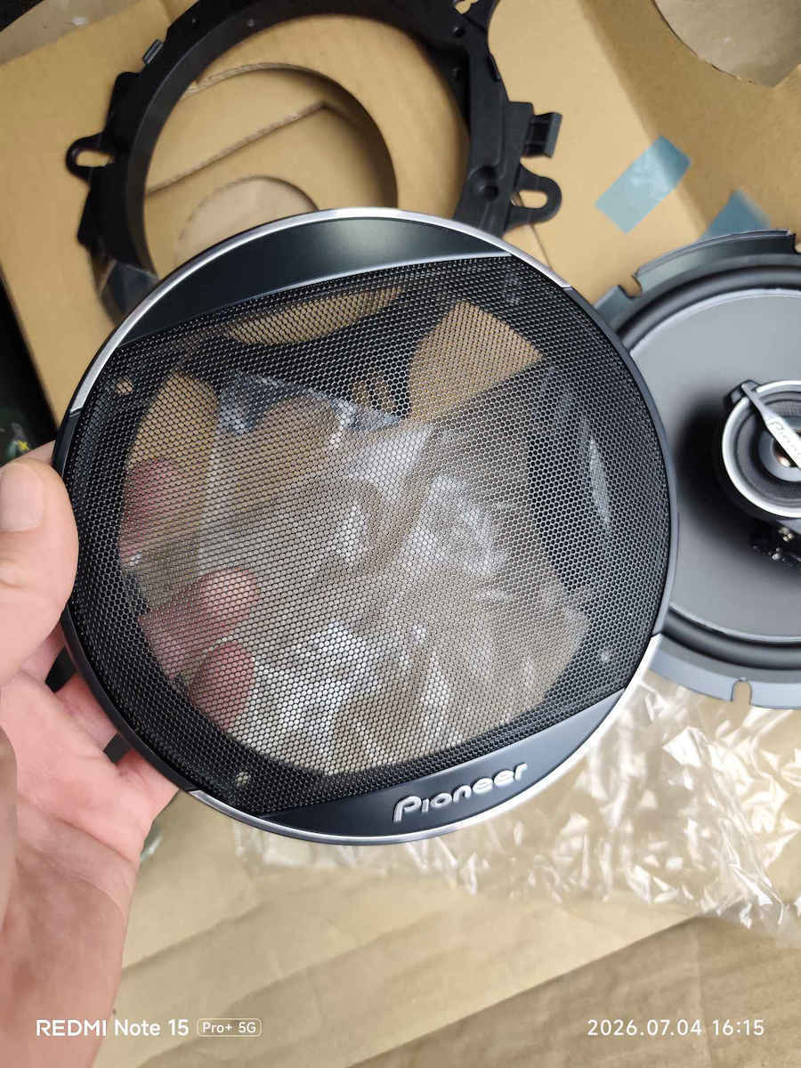 Pioneer Set Boxe Auto TSA1671F cu 70W RMS (3 căi)